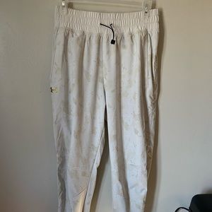 Women’s under armour joggers